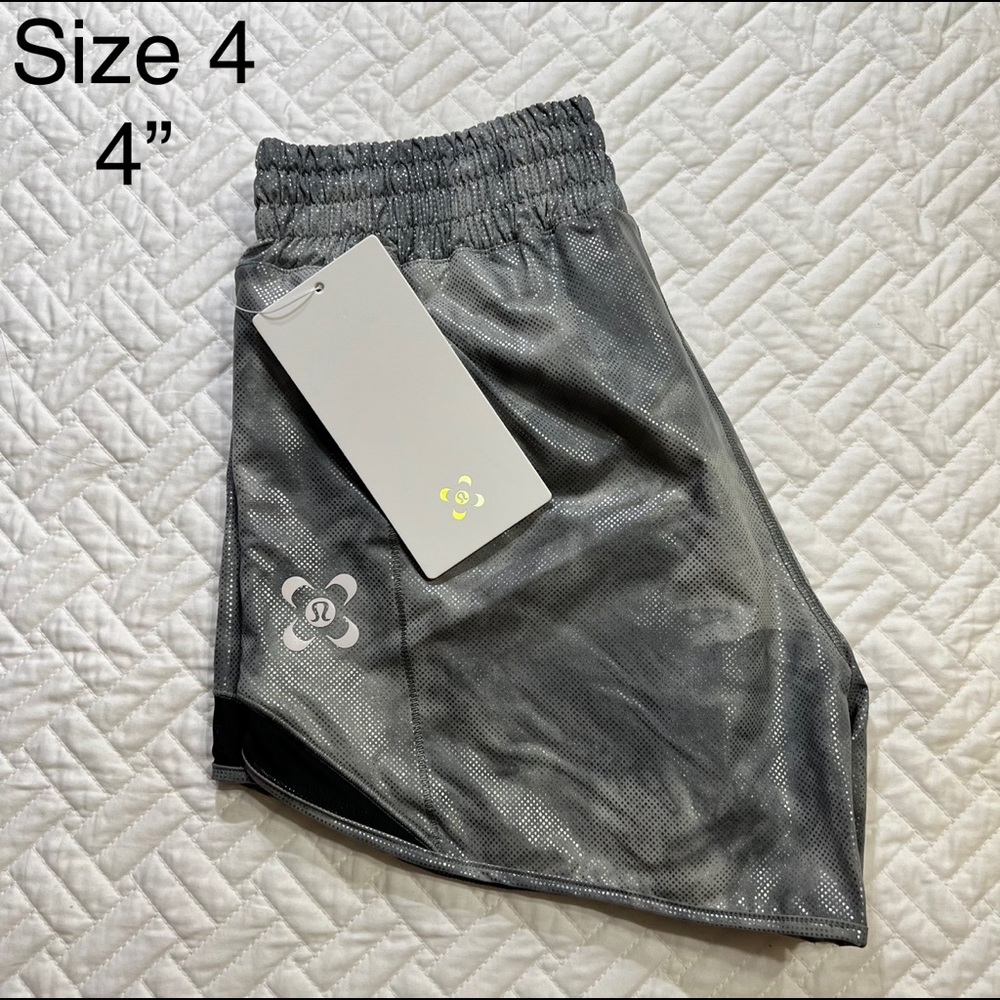 🍋 Lululemon seawheeze sz 4 reflective shorts